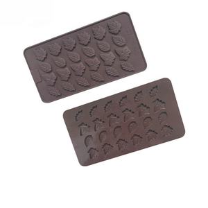 <span class=keywords><strong>Moule</strong></span> en silicone 3D en forme de feuille (24 feuilles) pour gâteaux, chocolats, cupcakes, glaçons, savons, beurres – <span class=keywords><strong>Petit</strong></span> <span class=keywords><strong>moule</strong></span> pour fêtes, gâteaux et biscuits – Vente en gros - Product Image 4