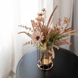 Ramo de margaritas artificiales Momozawa con eucalipto para decoración del hogar CF01024 - Product Image 1