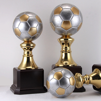 Grand trophée de football en résine et métal, trophée de joueur, récompense pour compétition de golf, trophée en métal avec base en bois