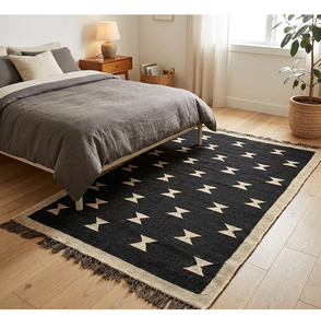 Tapis artisanal en laine et jute |   Tapis géométrique tribal bohème noir pour salon, chambre, couloir, décoration de sol de maison de style farmhouse - Product Image 1