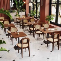 Ensemble table et chaises de restaurant commercial en bois et rotin, style café européen moderne et exquis, pour pizzeria, écologique et durable