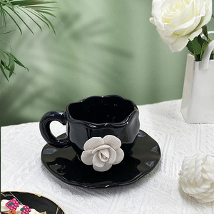<span class=keywords><strong>Tasse</strong></span> à café 3D en céramique pour le petit-déjeuner Ins Style <span class=keywords><strong>Saint</strong></span>-<span class=keywords><strong>Valentin</strong></span> Pétale à la main Rose blanche <span class=keywords><strong>Tasse</strong></span> à café Soucoupe Thé de l'après-midi <span class=keywords><strong>Tasse</strong></span> en céramique - Product Image 2