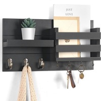 Étagère murale en bois minimaliste moderne avec porte-lettres et porte-clés, forme rectangulaire, design sculpté pour la décoration murale de la maison