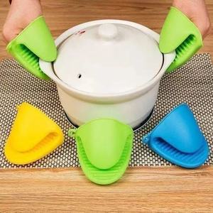Silicone Heat Insulating Pot Clips Oven Safe Non Slip For Cooking And Baking - Product Image 3