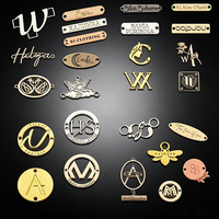 Étiquettes métalliques personnalisées pour vêtements, logo en relief, design tendance, étiquette de marque pour vêtements, écharpes