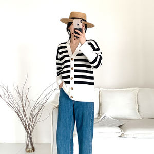 <span class=keywords><strong>Cardigan</strong></span> Invernale Personalizzato con Design a Righe Nere, Manica Lunga, Chiusura con Singolo Bottone, 100% <span class=keywords><strong>Cotone</strong></span> per Donna - Product Image 6