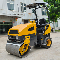 Compacteur routier à roues vibrantes de 2 tonnes, fabriqué en Chine, avec roue avant en acier et pneu arrière en caoutchouc, pour asphalte, avec garantie d'un an