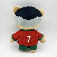 Fabricant chinois de peluches personnalisées pour enfants, mascotte de football en peluche douce, numéro 7, maillot rouge, pantalon vert, cadeau pour enfants