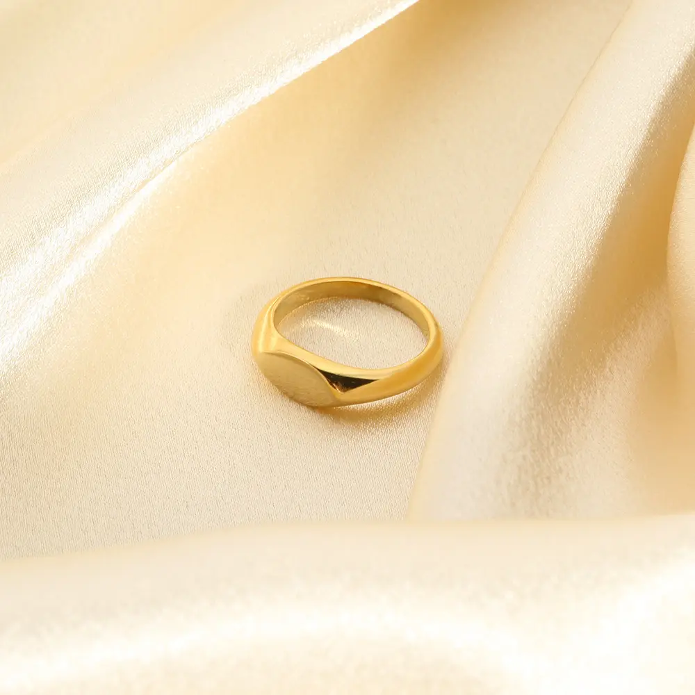 Mode Vrouwen Ring Luxe 18K Verguld Roestvrij Staal Effen Ring Ring Waterdicht En Niet Vervagende Sieraden Groothandel