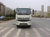 Camion pulvérisateur diesel 4x2 personnalisé Foton avec moteur de pompe pour la suppression de la poussière urbaine et le refroidissement estival