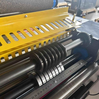 Machine à découper les étiquettes adhésives et les films plastiques RTFQ-550, facile à utiliser, avec déchargement automatique