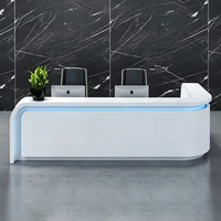 Bureau de réception en forme de L personnalisé, moderne, avec éclairage LED, comptoir incurvé pour hôtel, clinique, salon de beauté