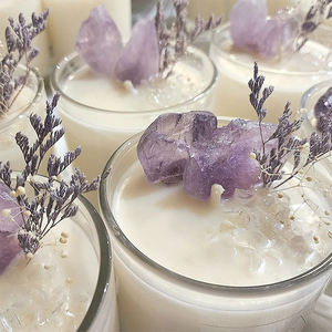 AIKUN Unique Fragrance Oil Handmade Beautiful Scented Dried Flower Crystal Candle Luxury Natural Soy Wax Scented Candles - Product Image 1
