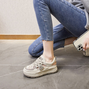 Chaussures de sport respirantes pour l'été 2023 - Chaussures décontractées pour femmes - Nouveau design de chaussures pour femmes - Chaussures de sport en cuir pour femmes - Product Image 5