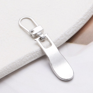 Glissière de <span class=keywords><strong>fermeture</strong></span> <span class=keywords><strong>éclair</strong></span> personnalisée gravée - Tirette de <span class=keywords><strong>fermeture</strong></span> <span class=keywords><strong>éclair</strong></span> détachable en métal pour sweat-shirts et sacs - Product Image 3