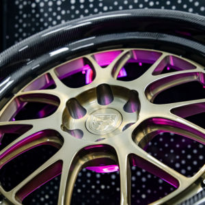 2 Stück Hochwertige PQ Maßgefertigte Geschmiedete Felgen für PKW in Champagnergold mit Gebürsteter Oberfläche und Carbonfaser-Details für G2 Viper GTS - Product Image 1