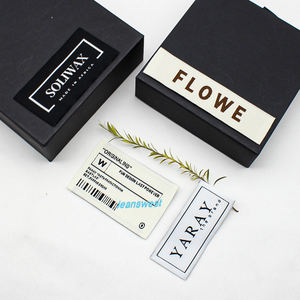 Étiquettes tissées de vêtements personnalisés en or privé étiquettes de couture en coton et polyester à bas quantité minimale de commande caractéristiques lavables pour les vêtements - Product Image 3