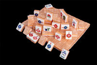 Set Mahjong Amerika 160 Ubin, Ubin Akrilik Cetak 4 Lapis Warna Oranye, Set Permainan Hadiah OEM Kustom untuk Acara Berkumpul