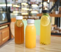 Botol minum plastik Pet 350ml, desain khusus stok dengan tutup Aluminium, botol teh susu jus dengan Label