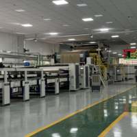 Línea de producción de laminación de cartón de nido de abeja de 2,4 m de ancho de alta velocidad, bomba de proceso de fabricación de cajas corrugadas, Motor de rodamiento PLC
