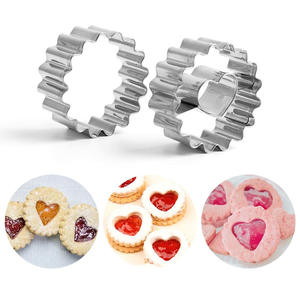 Accessoires de Noël : <span class=keywords><strong>Emporte</strong></span>-pièces et moules à biscuits en acier inoxydable Fontaine pour la pâtisserie et la décoration de gâteaux - Product Image 4