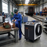 Machine de nettoyage au laser pulsé 1000W, 12 modes de nettoyage, refroidissement par eau pour le détartrage et le dégraissage des surfaces métalliques