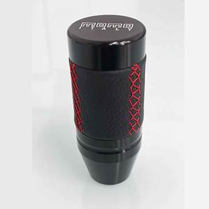 Pommeau universel <span class=keywords><strong>de</strong></span> <span class=keywords><strong>vitesse</strong></span> <span class=keywords><strong>de</strong></span> <span class=keywords><strong>voiture</strong></span> en aluminium Rose Madder Button <span class=keywords><strong>Levier</strong></span> <span class=keywords><strong>de</strong></span> <span class=keywords><strong>vitesse</strong></span> en cuir <span class=keywords><strong>Vitesse</strong></span> automatique Manette <span class=keywords><strong>de</strong></span> <span class=keywords><strong>vitesse</strong></span> manuelle Rosenbauer 2020- Car - Product Image 1