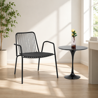 Table basse et chaise en métal modernes, de haute qualité, durables et imperméables, avec siège rembourré, design contemporain pour bar et restaurant