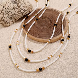 Collier de perles en céramique blanche avec accents dorés, bijoux de fête, chaîne de clavicule pour femme, design simple et élégant - Product Image 3