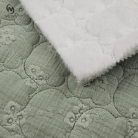 Swaddle pour bébé à deux couches Quilting de broderie florale à motif d'ours mignon avec tissu en mousseline de coton