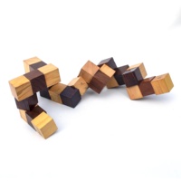 Cube Sanke ressemble à un puzzle en bois fait à la main pour enfants adultes Puzzles difficiles Casse-tête Puzzles Port