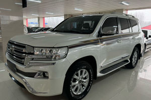 Toyota d'occasion 4.0L VX Automatique Essence SUV |   Véhicule d'occasion en promotion, livraison rapide, conduite à gauche disponible - Product Image 3