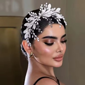 2024 coiffes faites à la main cristal perle cheveux peigne broche pince couleur argent strass feuille mariée <span class=keywords><strong>harpin</strong></span> pour accessoires de mariage - Product Image 1