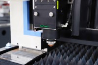Machine de découpe laser à fibre CNC 4020 6000W économique, plateforme unique, machine de découpe laser industrielle