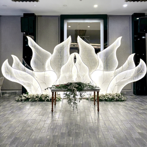 Décoration de fond de salle de réception de mariage lisse, arche de feuilles éclairée par LED, toile de fond en forme d'algues - Product Image 1