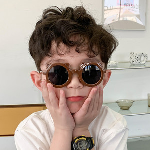 Gafas de sol para niños, montura ovalada completa, protección solar UV400, a la moda, para niños, unisex - Product Image 3
