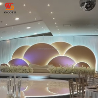 Latar belakang akrilik setengah lingkaran putih halus Panel dekorasi Modern latar belakang lengkungan 3D dengan lampu Led