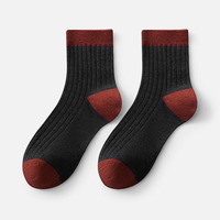 Chaussettes de sport pour hommes, compression antibactérienne de haute qualité OEM 2024, chaussettes de course en nylon/coton pour le printemps