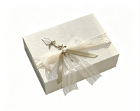 Boîte cadeau élégante en papier texturé avec fermeture magnétique en dentelle, emballage de luxe, décoration florale, étui pour foulard, bijoux