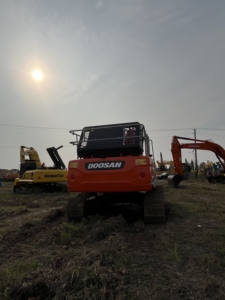 Excavadora Usada en Buen Estado, Doosan DX300, 30 Toneladas, Excavadora de Segunda Mano con Pocas Horas de Trabajo - Product Image 3