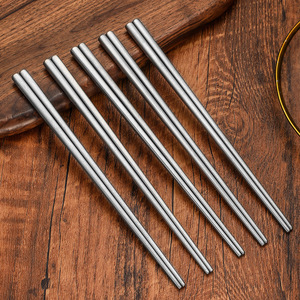 Palillos Cuadrados de Acero Inoxidable 304 de 23.5 cm, Plateados, Estilo Coreano Retro, Palillos de Metal Artesanales - Product Image 3