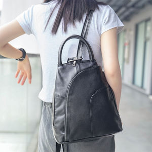 Mochila de diseñador de cuero genuino para mujer Mochila multifuncional de viaje y Escuela con gran capacidad para uso en verano - Product Image 6