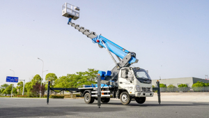 Camión de Servicio Elevado con Plataforma Recta Compacta FOTON Aumark 31M - Product Image 5