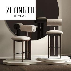Tabourets de Bar d'Hôtel Modernes, Chaise Hippo de Bar en <span class=keywords><strong>Bois</strong></span> Massif pour Salle à Manger, <span class=keywords><strong>Tabouret</strong></span> Haut de Comptoir Rembourré en Cuir <span class=keywords><strong>Noir</strong></span> pour <span class=keywords><strong>Cuisine</strong></span> - Product Image 5