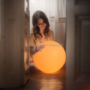 Hard Globe Light Lámpara de pie de bola LED RGB recargable - Product Image 1