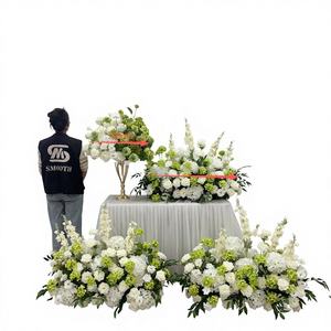 พรมปูทางเดินงานแต่งงานสีเขียวขาวลายกุหลาบผสมผสาน ทำจากผ้าไหมเทียม ขนาด 1.8-2.4 เมตร ขายดี - Product Image 1