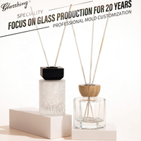 Bouteilles diffuseurs d'aromathérapie carrées en verre sans plomb, personnalisables en usine, 50ml-300ml, options carrées, couleurs et logos personnalisés disponibles