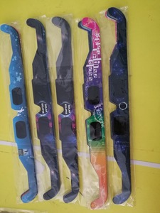 نظارات ورقية للشمسية بالجملة مع شعار مخصص، نظارات آمنة لمشاهدة الكسوف، حاصلة على شهادات CE وISO - Product Image 4