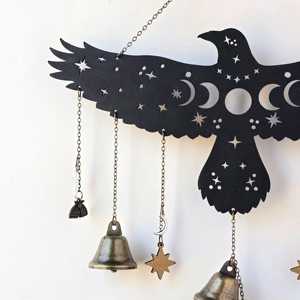 Campanas Místicas de <span class=keywords><strong>Cuervo</strong></span> y Bruja - Arte de Pared de Madera Hecho a Mano con Campanas Colgantes para Altar de Brujas y Decoración Boho <span class=keywords><strong>del</strong></span> Hogar - Product Image 3