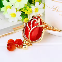 Porte-clés pendentif fleur de tulipe pour homme, breloque élégante pour sac à main, accessoires pour clés de voiture, portefeuilles et sacs à dos